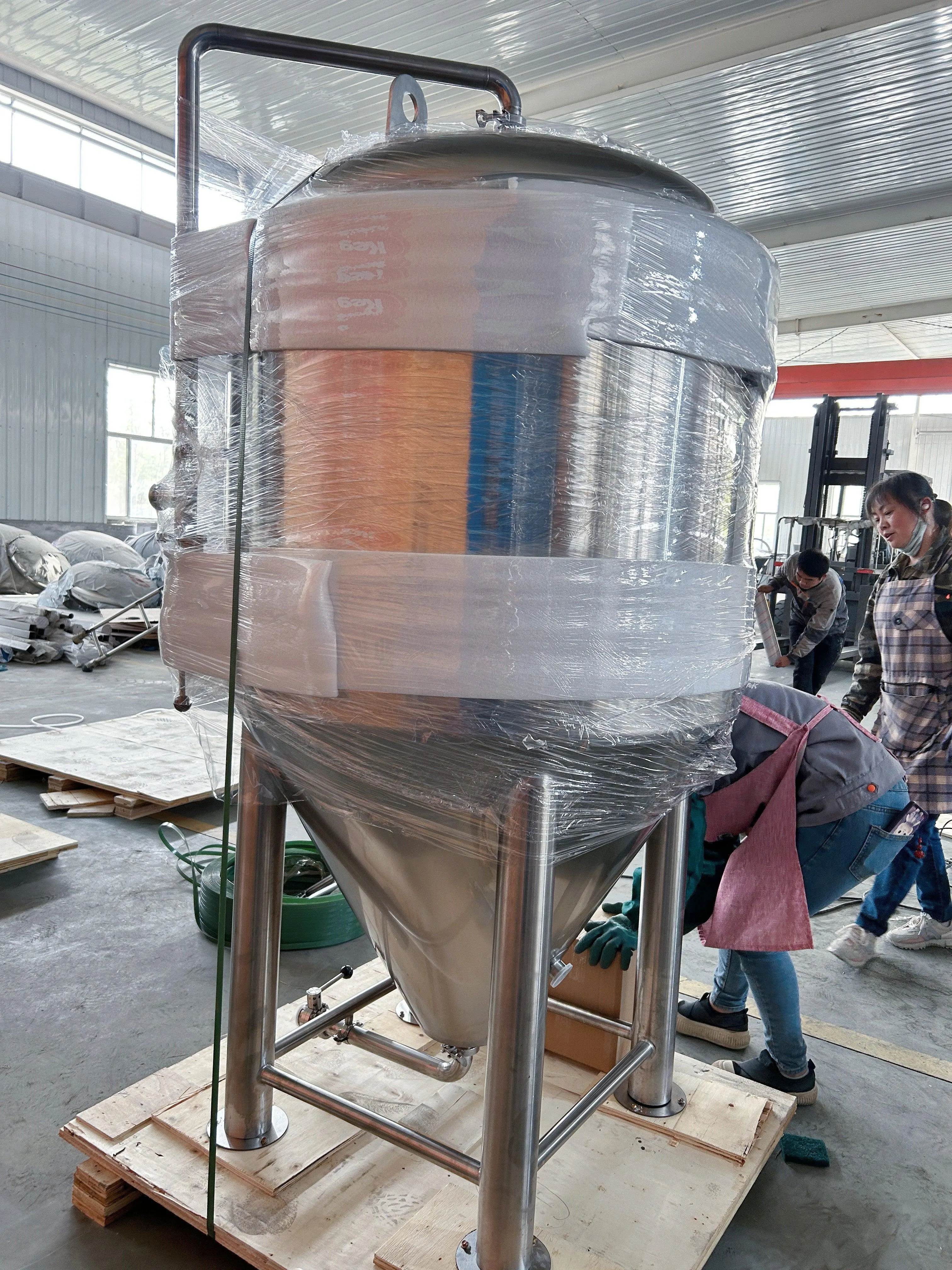 400L Conical Fermenter (pressurisable, jacketed)