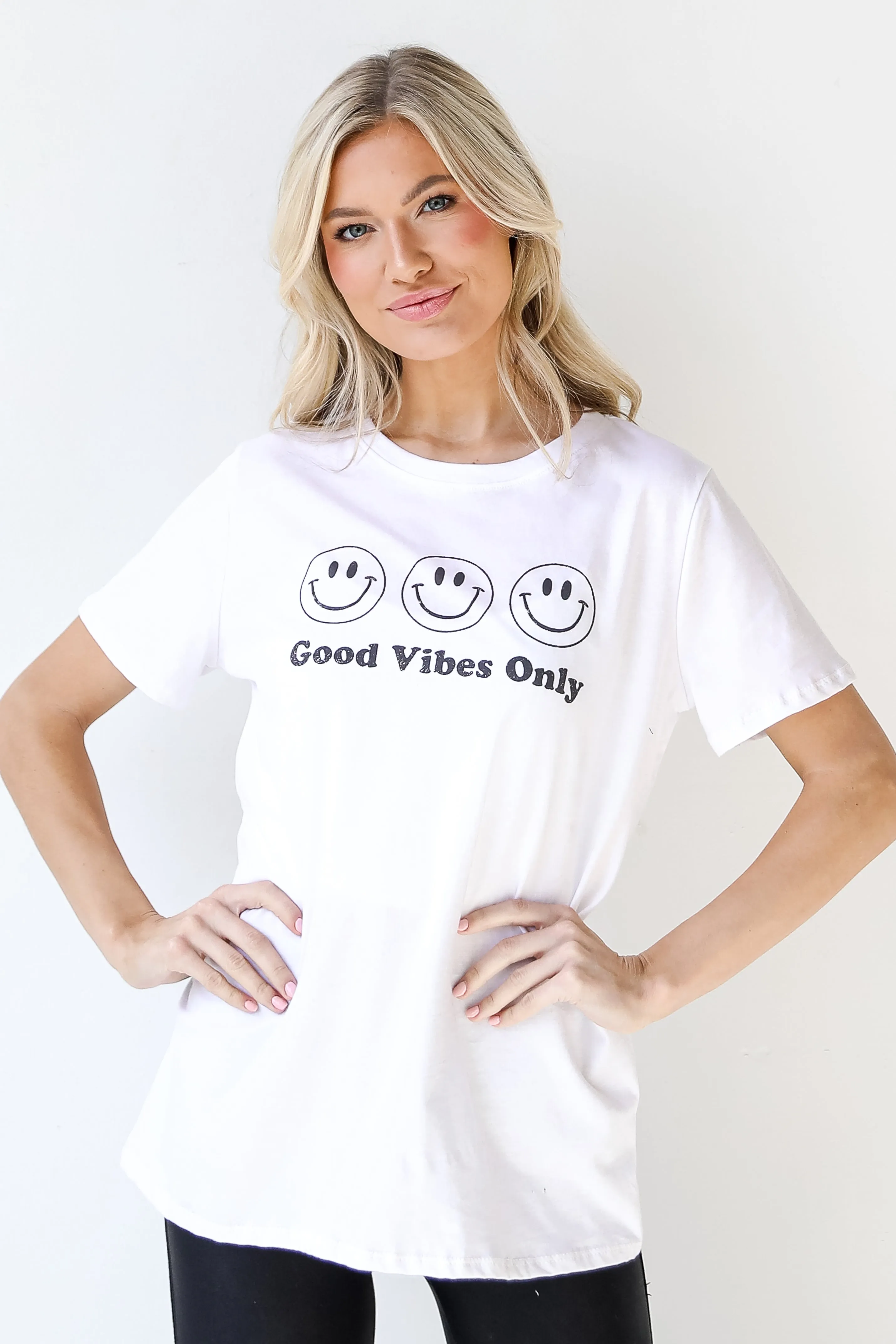 Good Vibes Only Smiley Graphic Tee