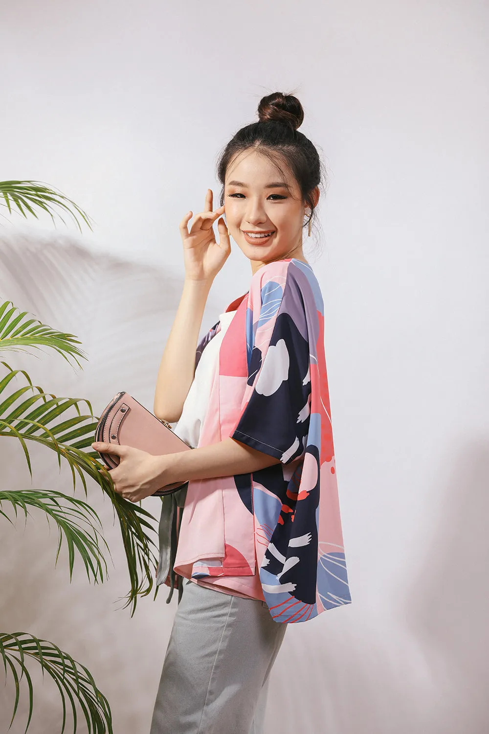 Jaela Abstract Print Kimono Jacket in Pink