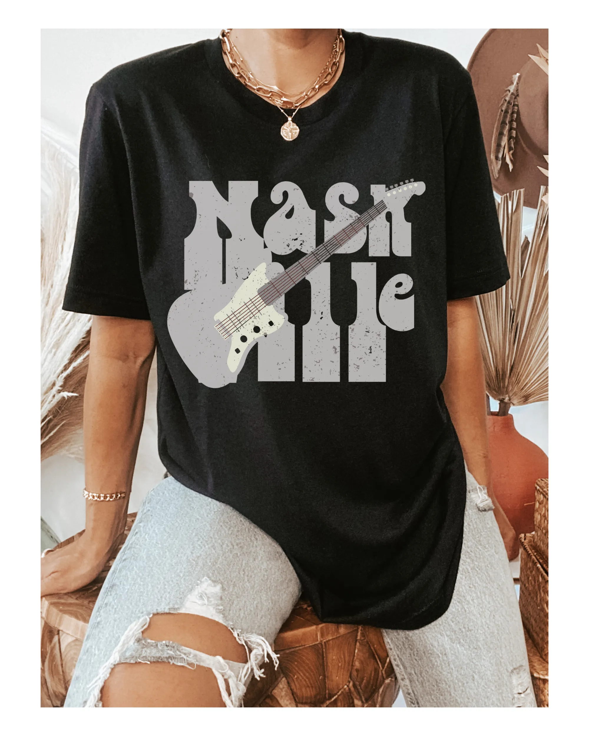 Nashville Retro Distressed Design T-Shirt, Vintage-Inspired T-Shirt, Design, Trendy Hippie T-Shirt