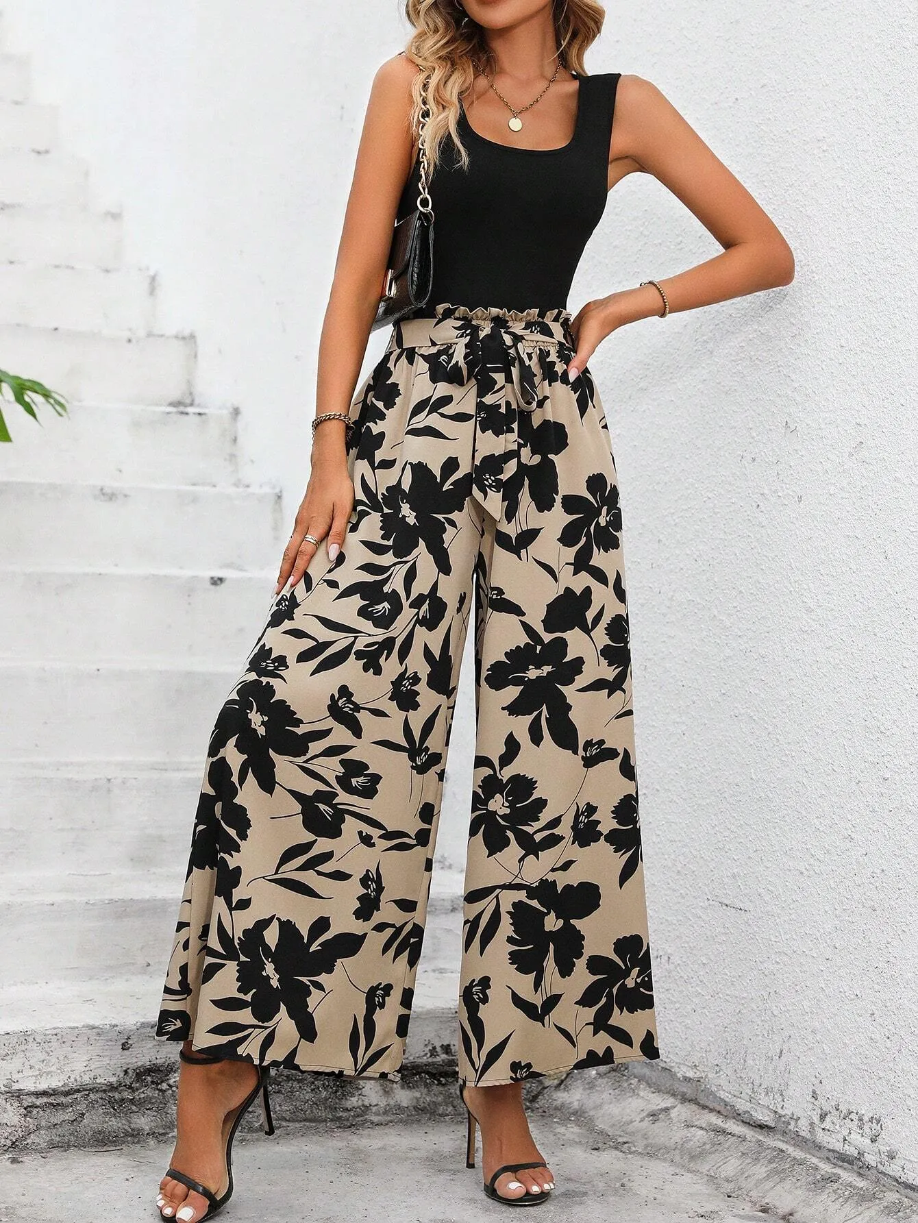 SHEIN LUNE Solid Tank Top & Floral Print Wide Leg Pants