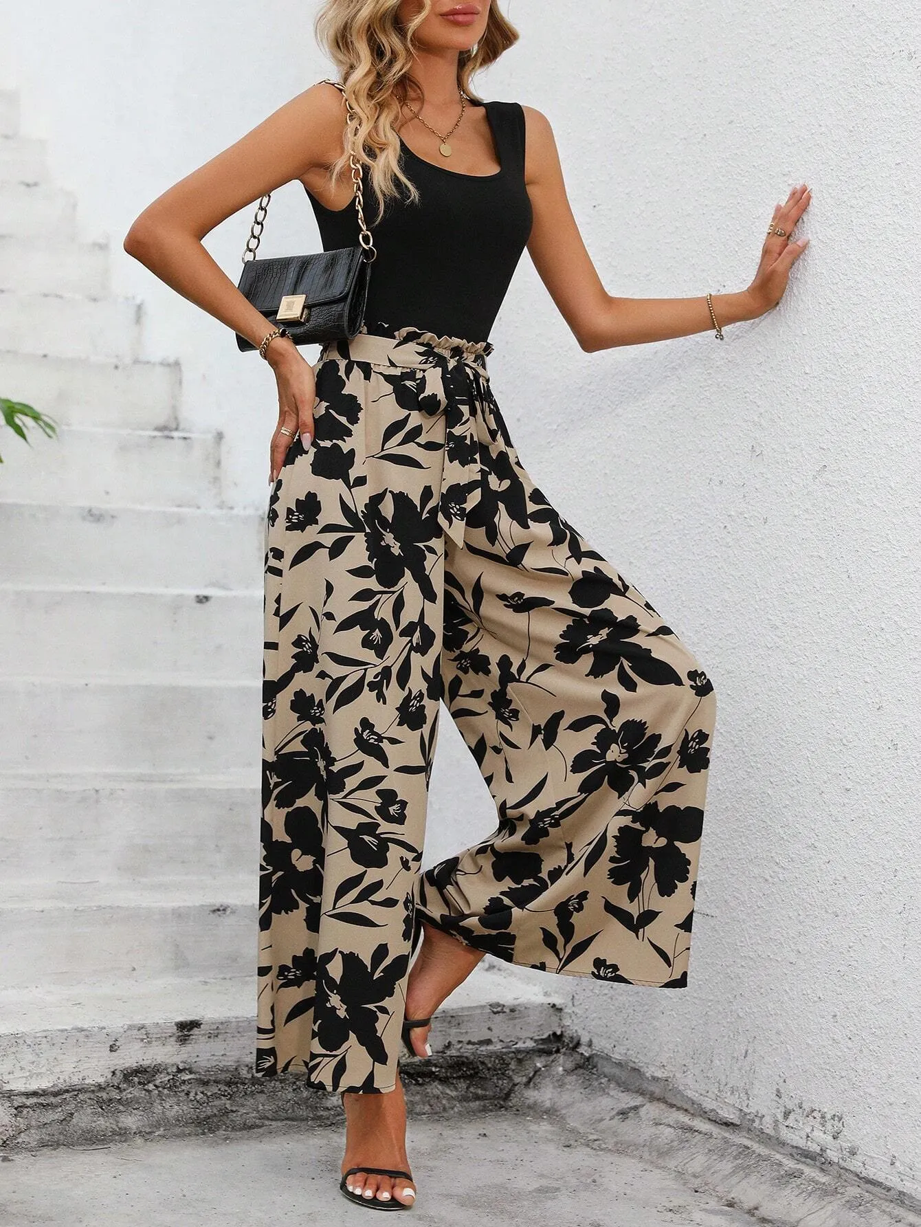 SHEIN LUNE Solid Tank Top & Floral Print Wide Leg Pants