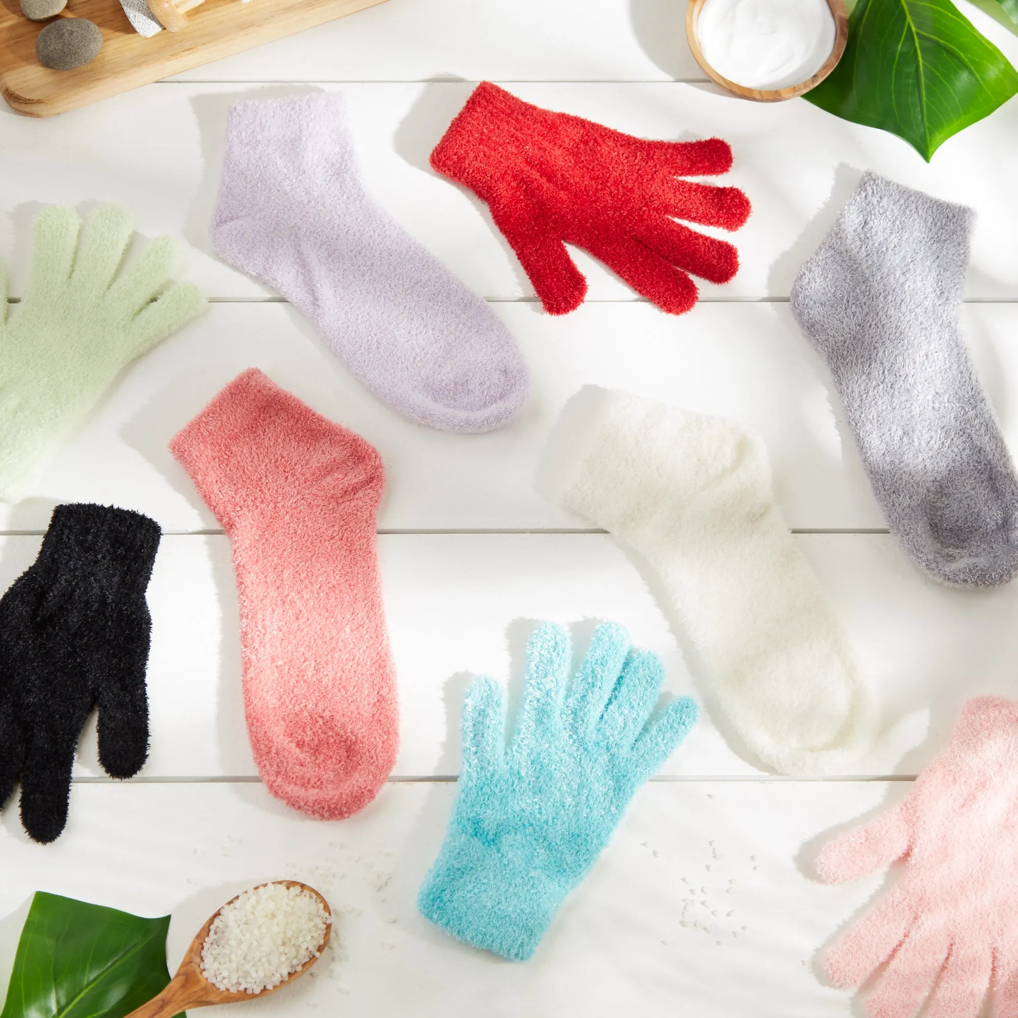 Spa Socks And Gloves Set Aloe Infused Mint